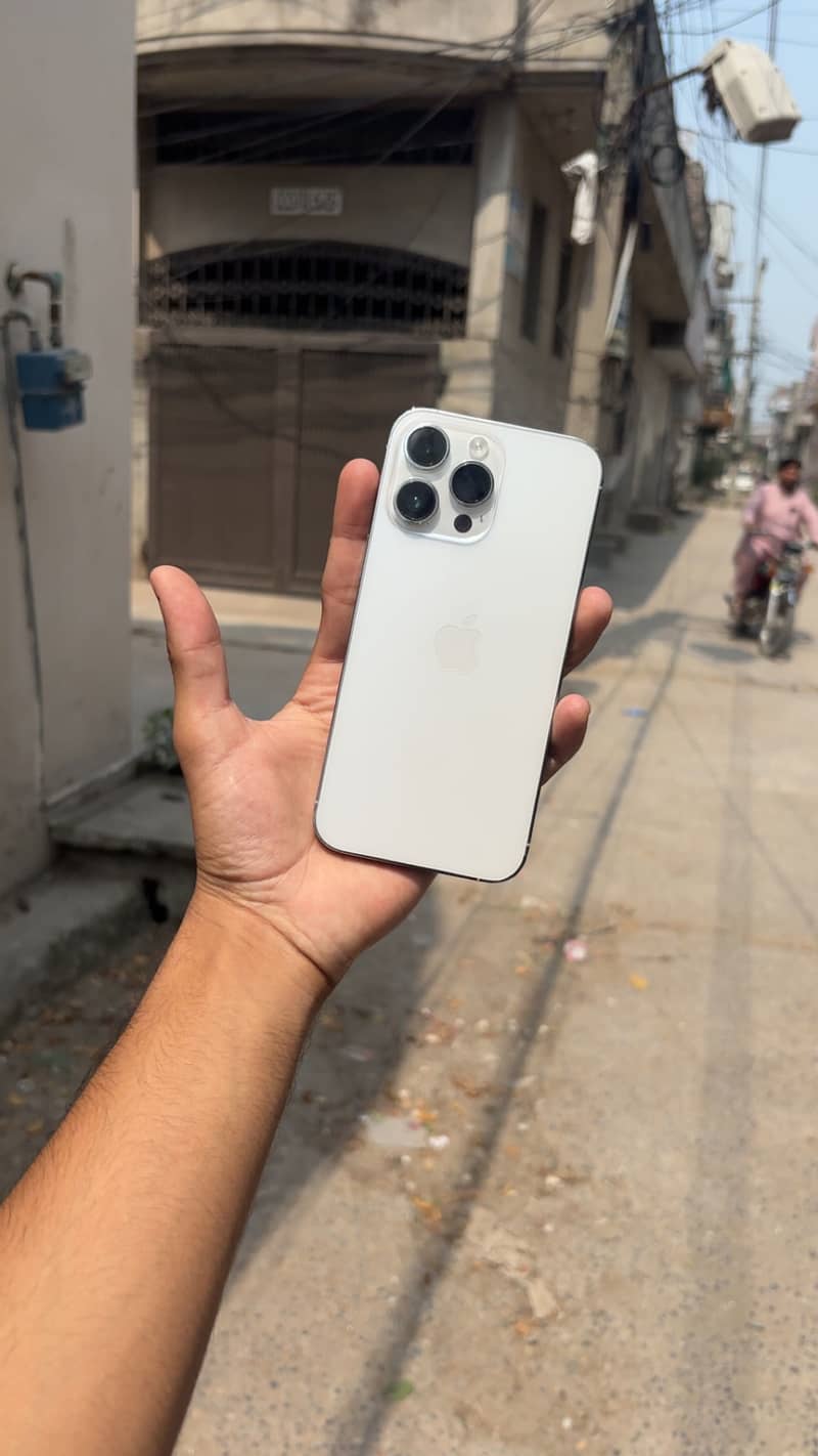 Apple iPhone 14 Pro Max 2