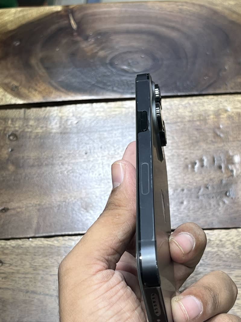 Apple iPhone 14 Pro Max 1