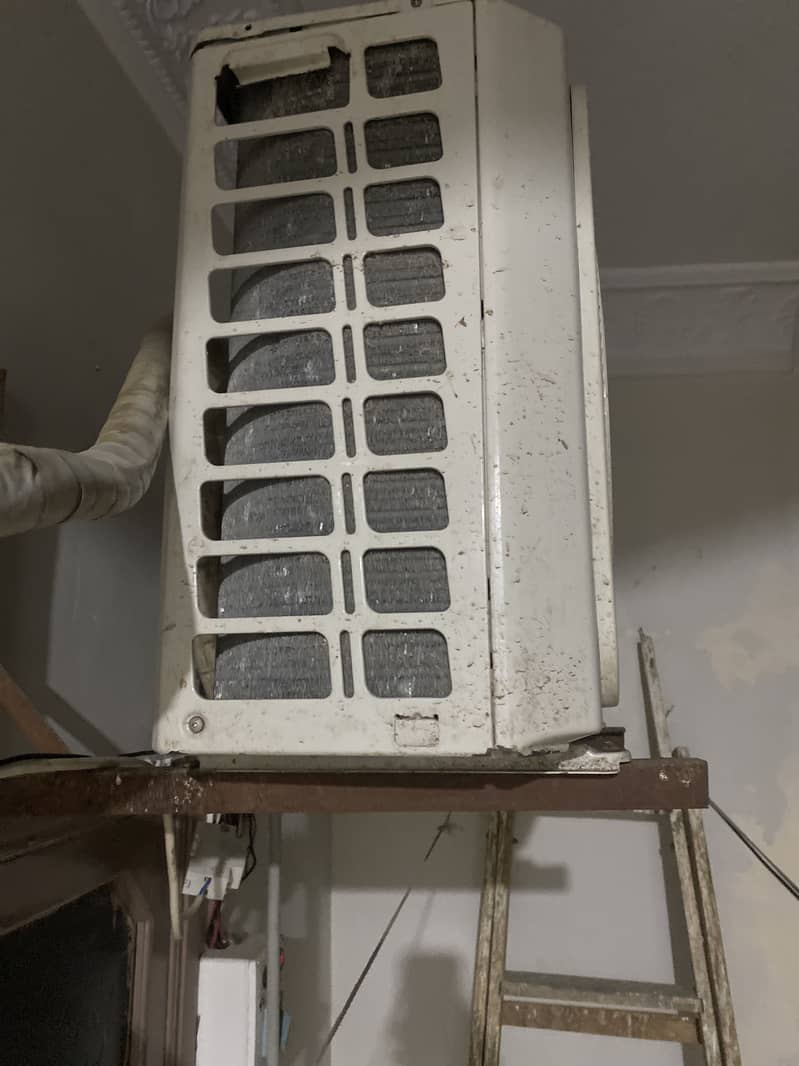 1 Ton orient split ac 4