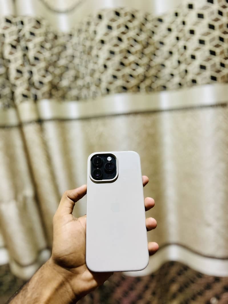 Apple iPhone 14 Pro Max 6