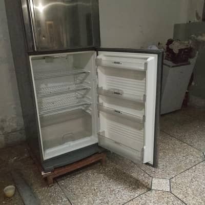 Dawlance Refrigerator for Sale – Excellent Condition
