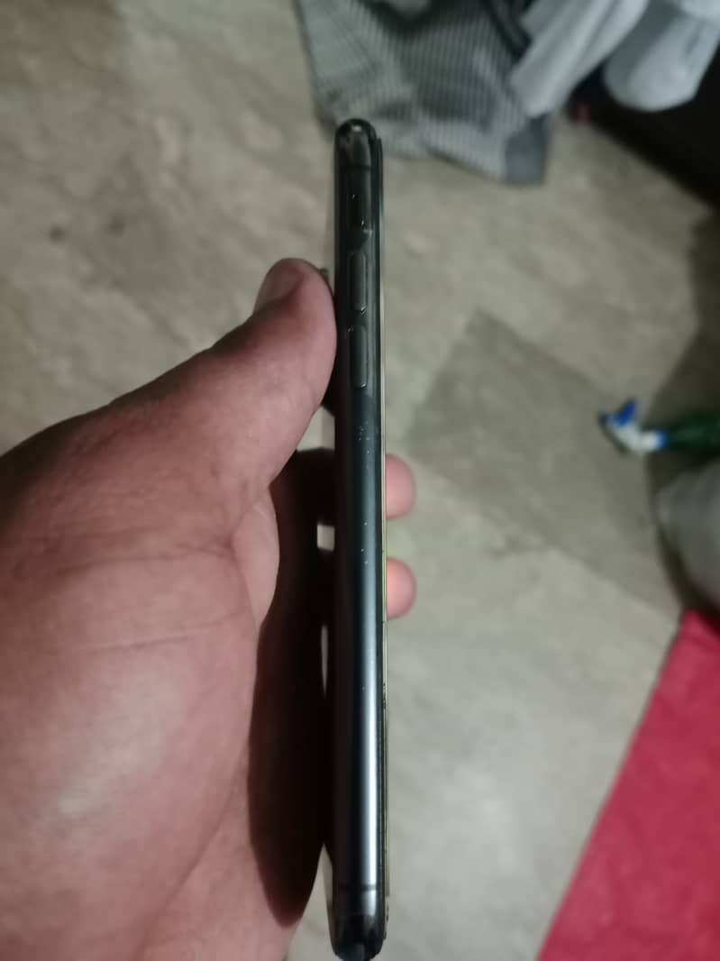 Apple iPhone XS 3