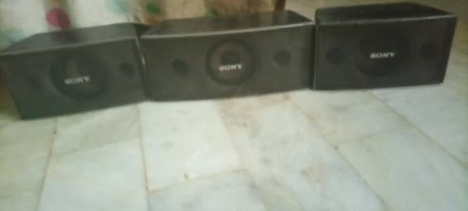 Sony pro logic & 2 surrounders