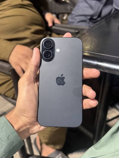 Apple iPhone 16