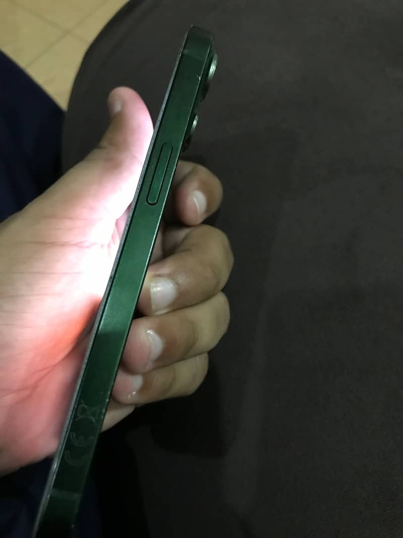 Apple iPhone 13 3