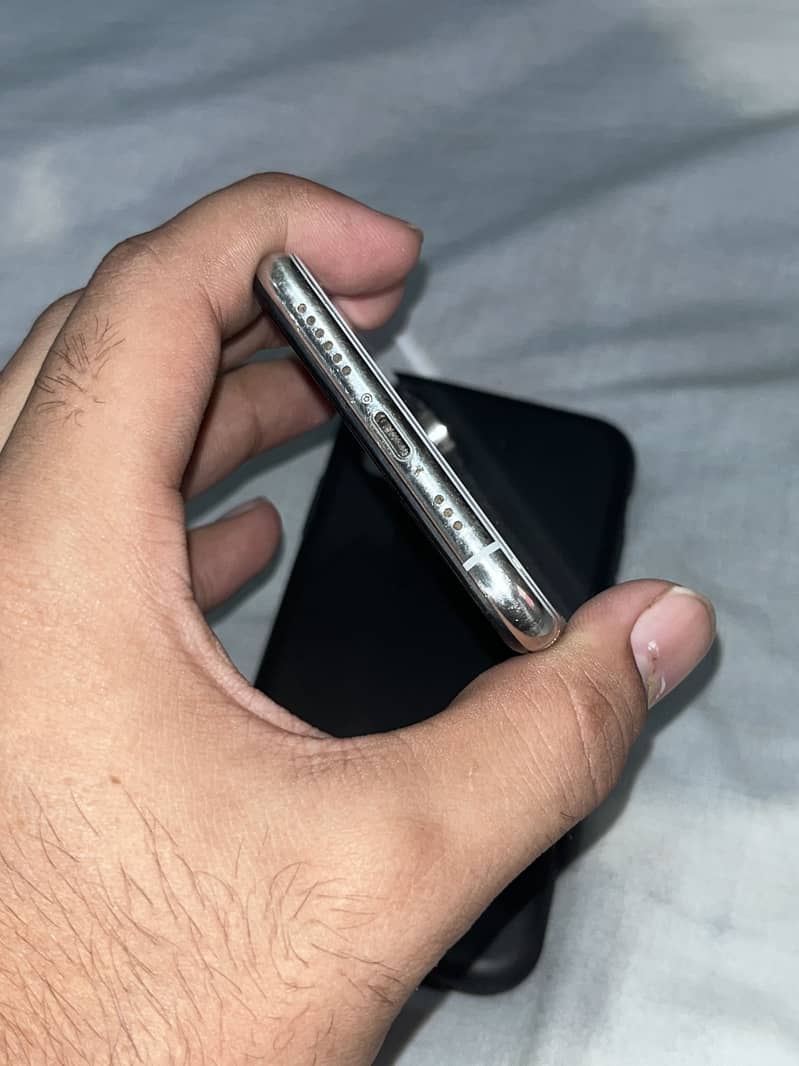 Apple iPhone XS 0