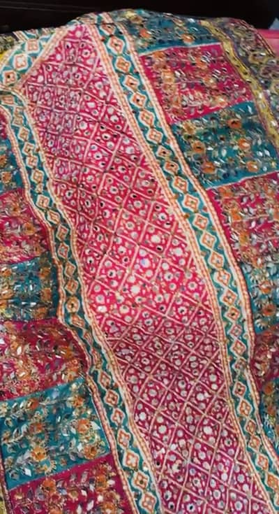 Heavy shawls