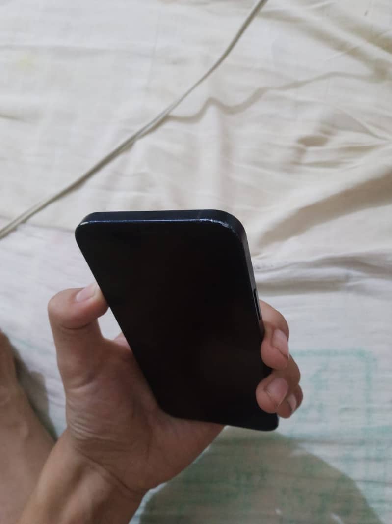 Apple iPhone 12 7