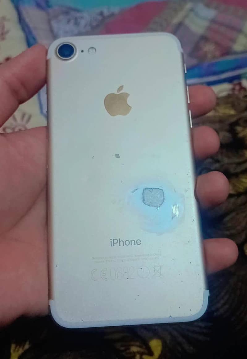 Apple iPhone 7 0