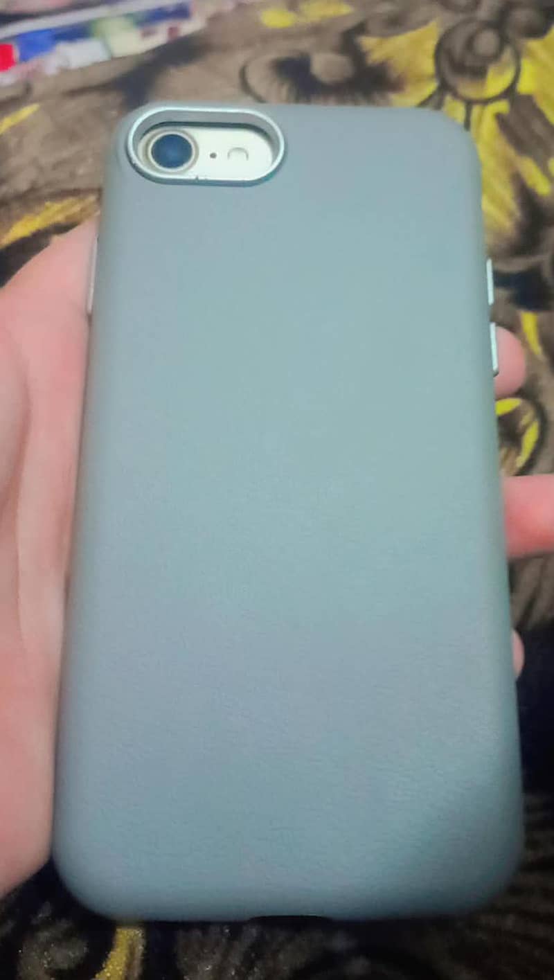 Apple iPhone 7 3