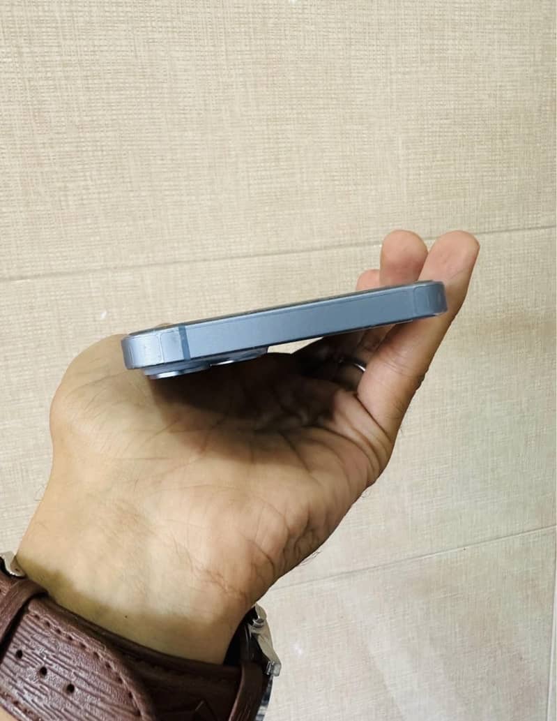 Apple iPhone 14 6