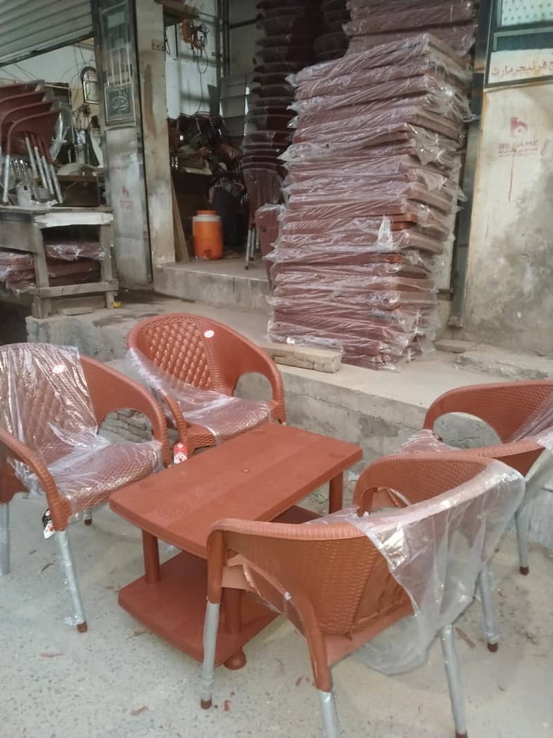 Brand new table withe 4 chaires 6