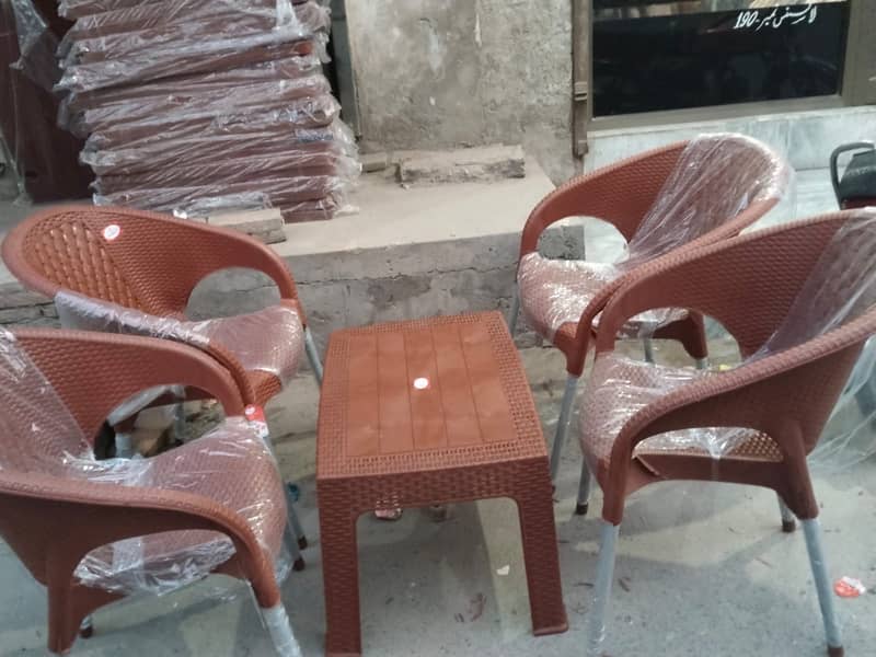 Brand new table withe 4 chaires 7
