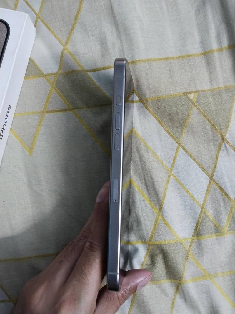 Apple iPhone 15 Pro Max 1