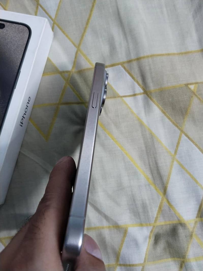 Apple iPhone 15 Pro Max 2