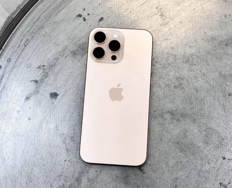 Apple iPhone 16 Pro 0