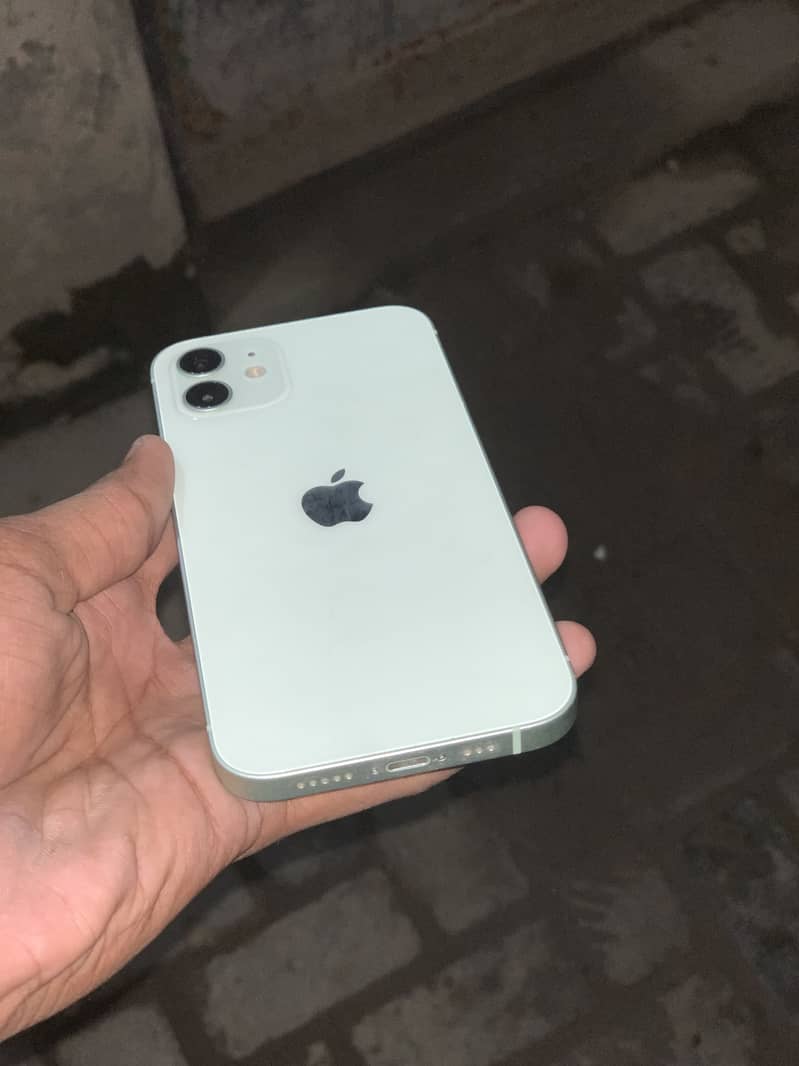 Apple iPhone 12 3