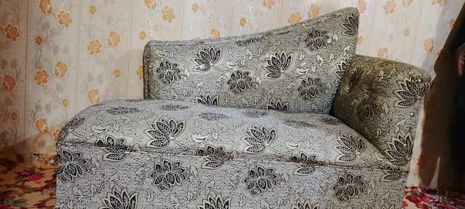1 PC dewan sofa set selling