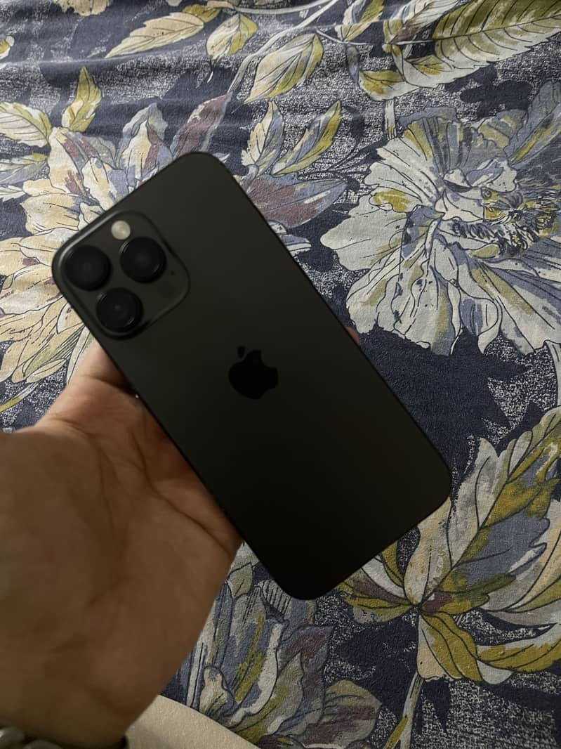 Apple iPhone 16 Pro Max 5