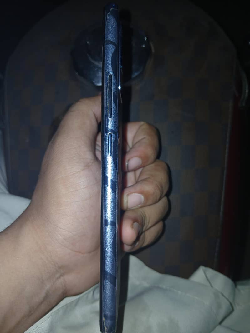 Vivo V21e 4