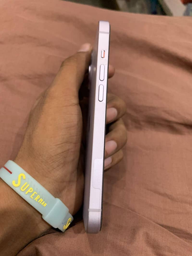 Apple iPhone 14 4
