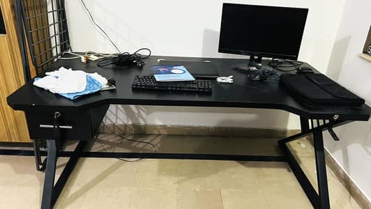 Table For Sale | Like New