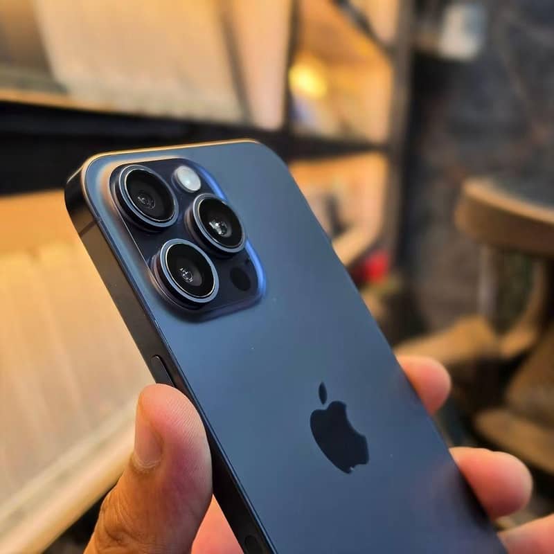 Apple iPhone 15 Pro Max 1
