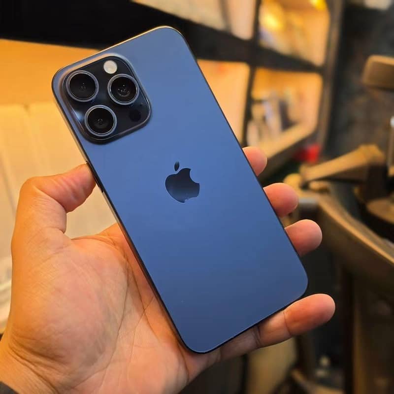Apple iPhone 15 Pro Max 3