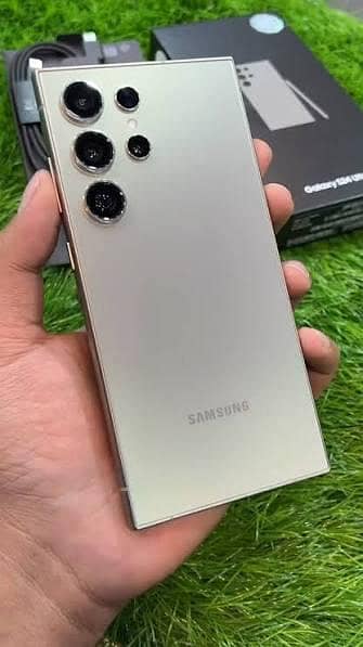 Samsung Galaxy s24 ultra mobile phone complete