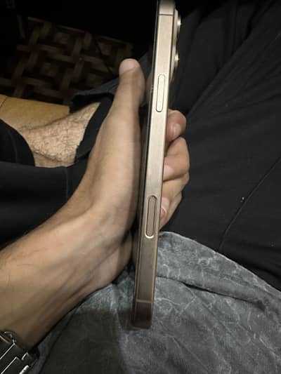 Apple iPhone 16 Pro Max