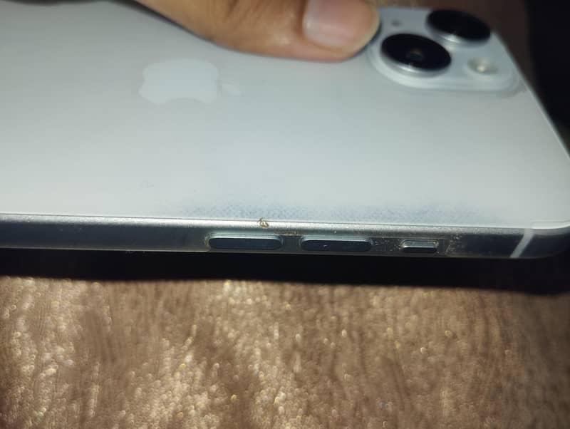 Apple iPhone 15 5