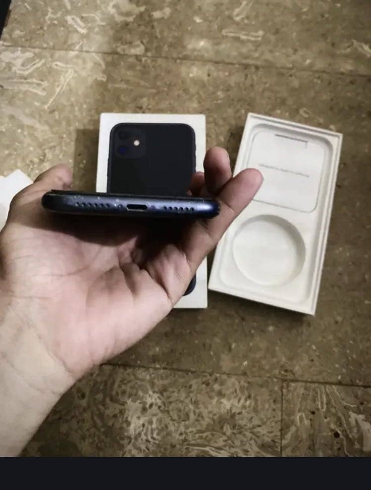 Apple iPhone 11 3