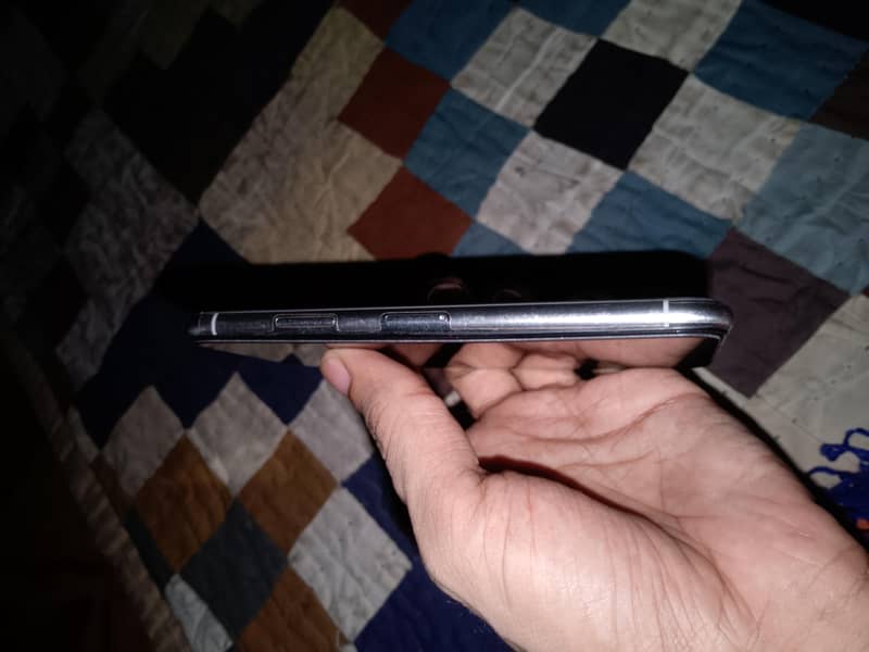Apple iPhone X 3