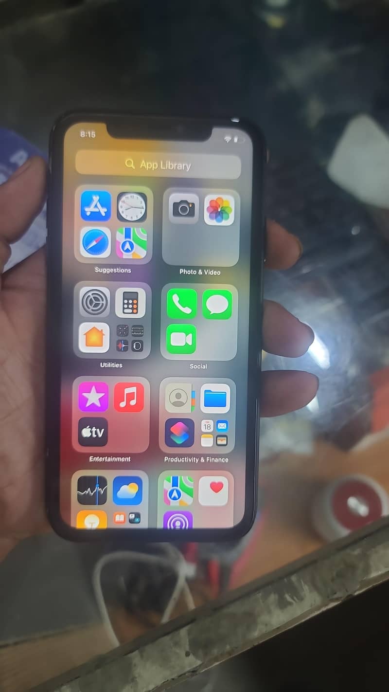 Apple iPhone 11 3