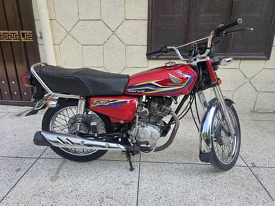 Honda 125CC 2017 Model In red