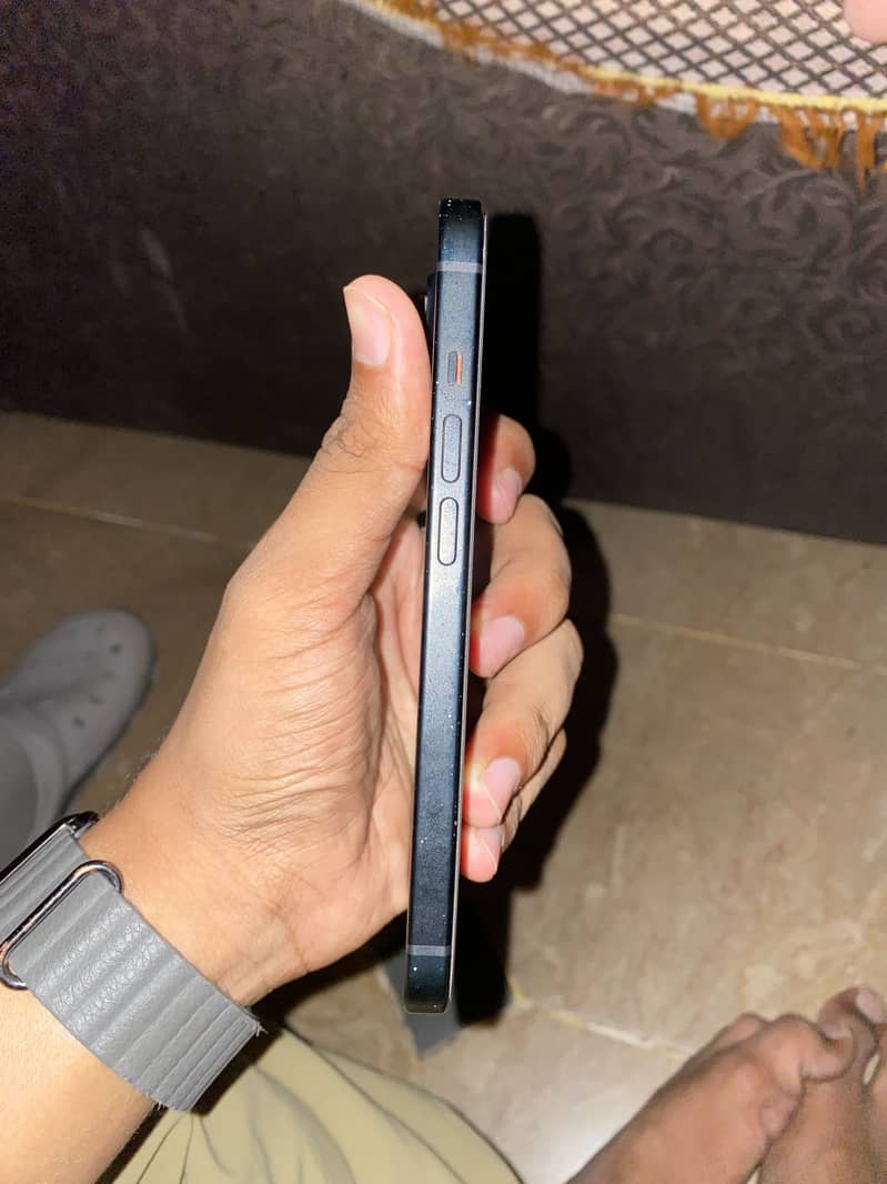 Apple iPhone 15 2