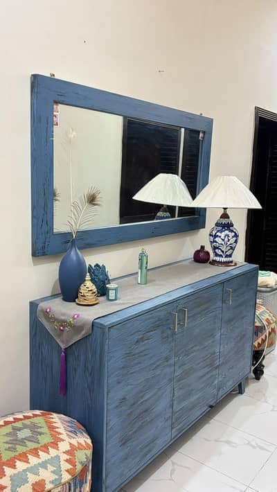 console with mirror