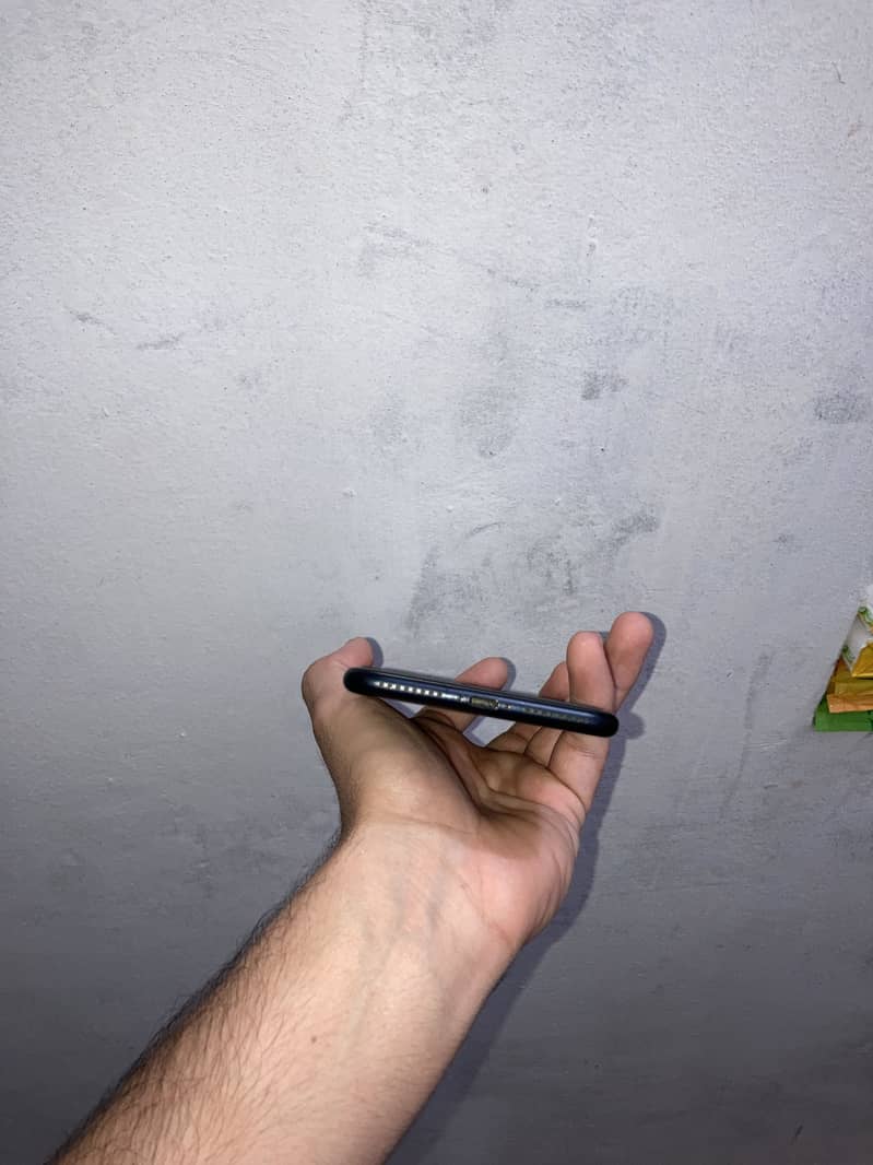 Apple iPhone 7 Plus 1
