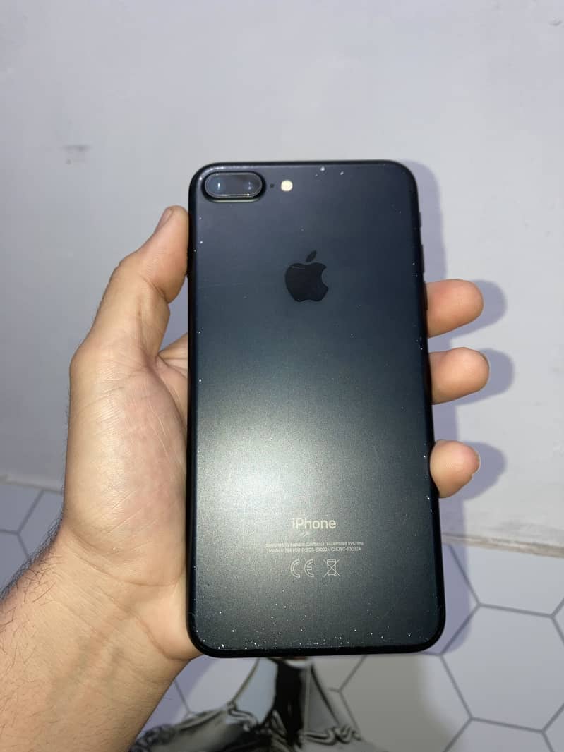 Apple iPhone 7 Plus 3