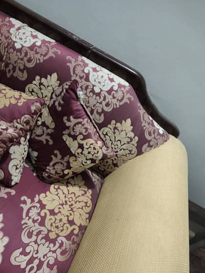 7 seater sofa with 3 table urgent sale