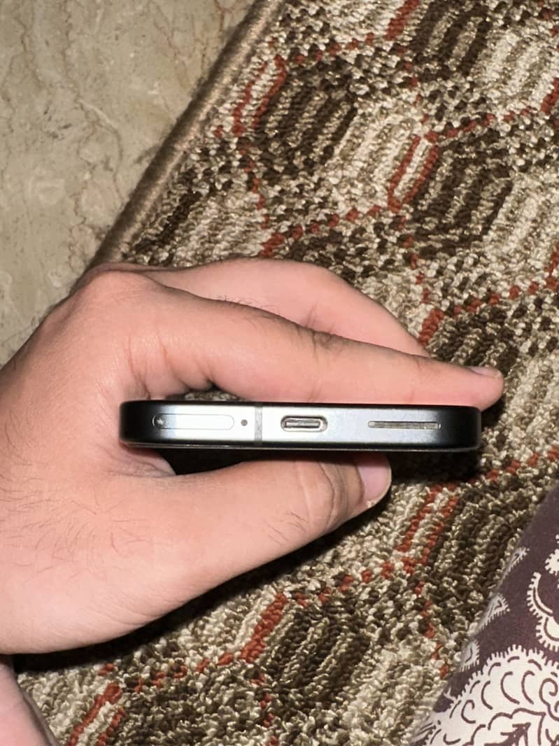 Google Pixel 9 4