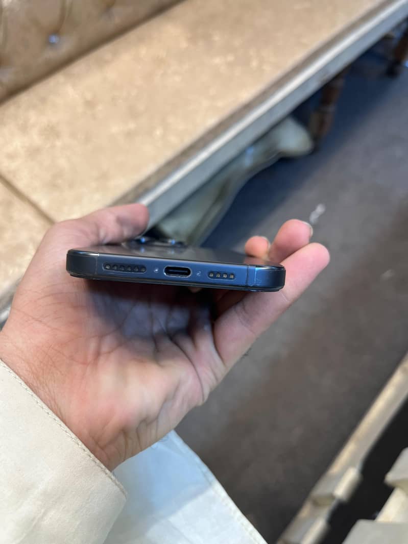 iphone 15 pro max 2