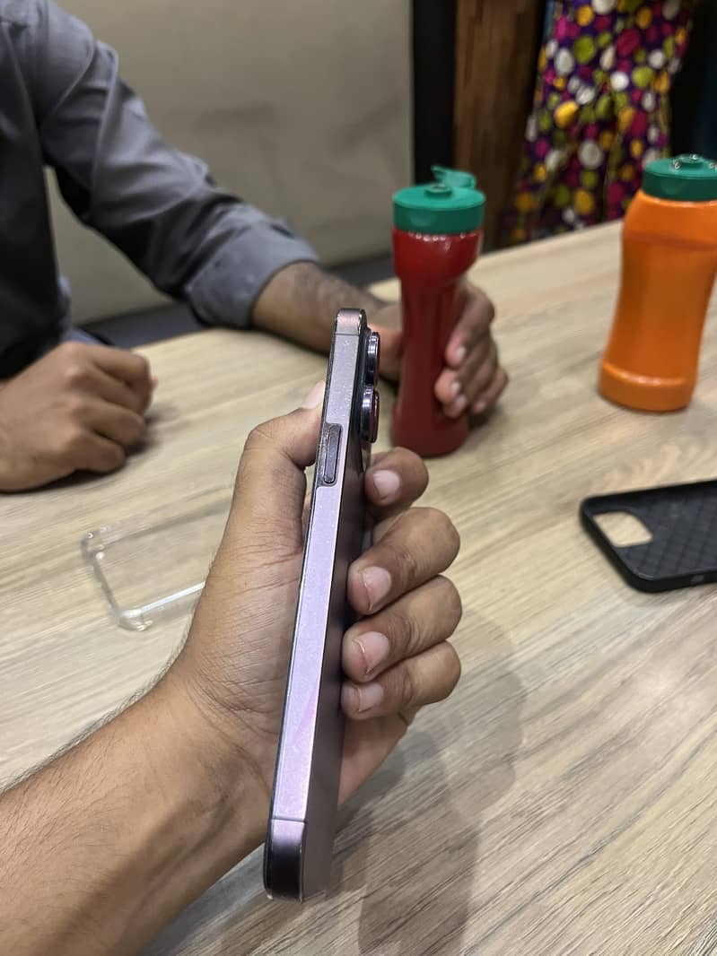 Apple iPhone 14 Pro Max 3