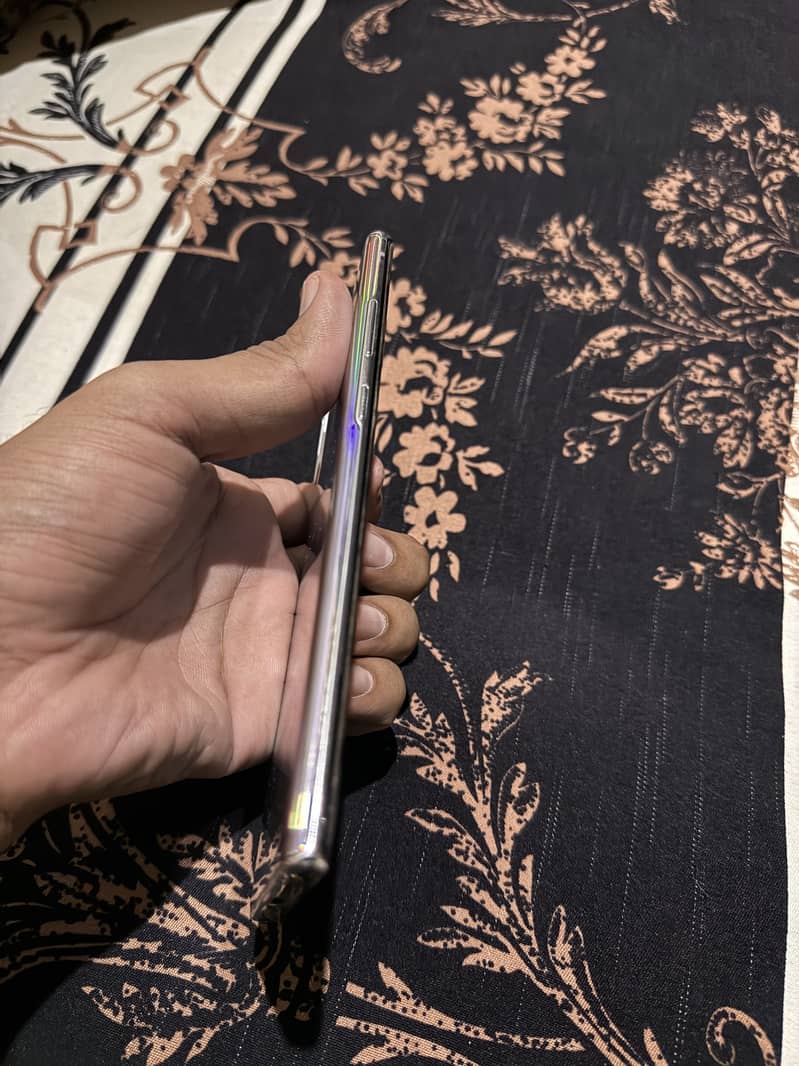 Samsung Mobile Note 10 Plus 4