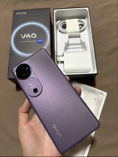 vivo v 40 5 G 12 256 gb memomery 10 by 10 condition official approved