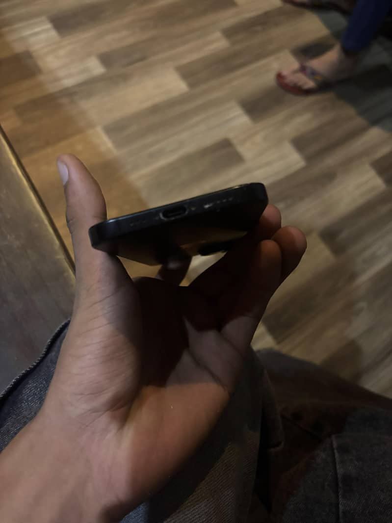 Apple iPhone 15 3