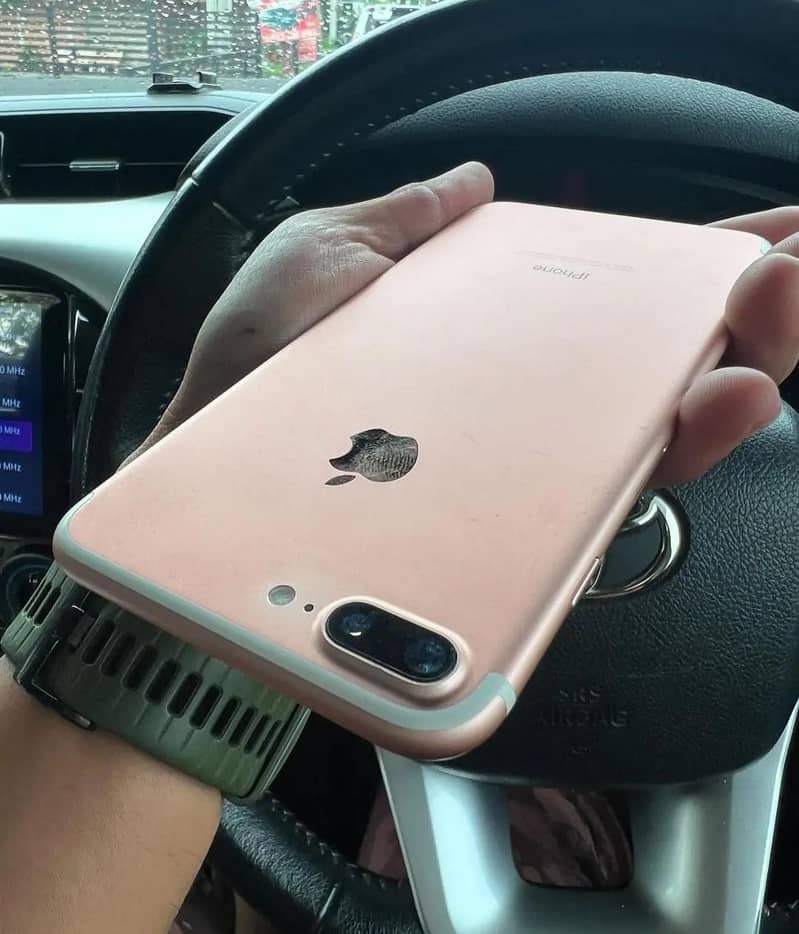 Apple iPhone 7 Plus 2