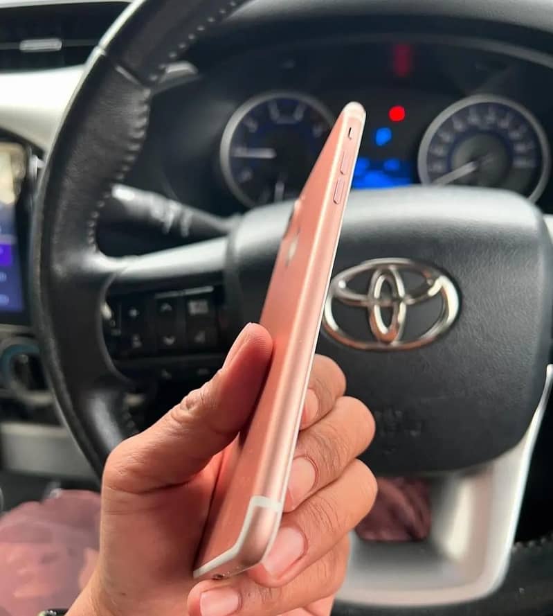 Apple iPhone 7 Plus 3