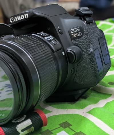 Canon 700D with kit lens 18-55mm