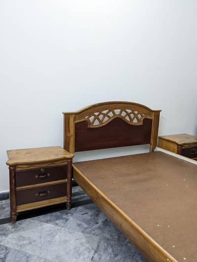 Bed Set/2 Single Beds/Bed/Wooden Bed/Side Tables/Dressing Table